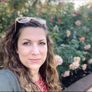 Meet your Posher, Becka